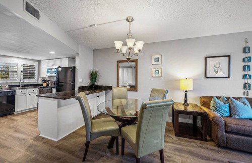 Belle Vista Condo | BOOK 7 AND SAVE 10% SPRING BREAK DATES AVAILABLE DIRECTLY ON ST PETE BEACH!