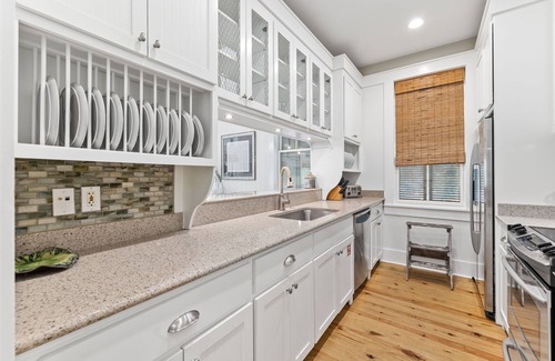 Cottage District House | Book a Fall Stay Today! Phase I Watercolor - Short Walk to Seaside Restaurants and Shops!