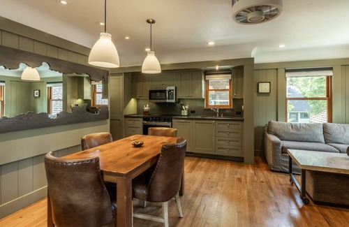 Homewood Cottage | Book a Fall Stay Today! Cheerful Lake Cottage with Community Fire Pit; close to skiing