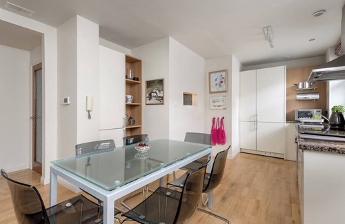 Newington Apartment | Book a delightful holiday apartment in Newington, Edinburgh. Ideal for families and sightseeing.