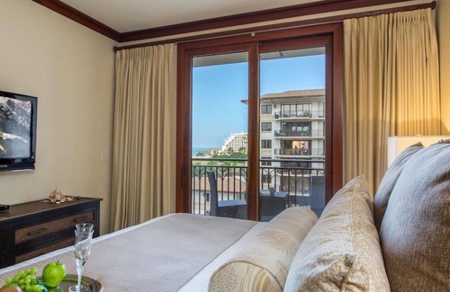 Ko Olina Resort | Book Ahead & Save! Beautiful KoOlina Beach End Unit Amazing Lanai Ocean Views