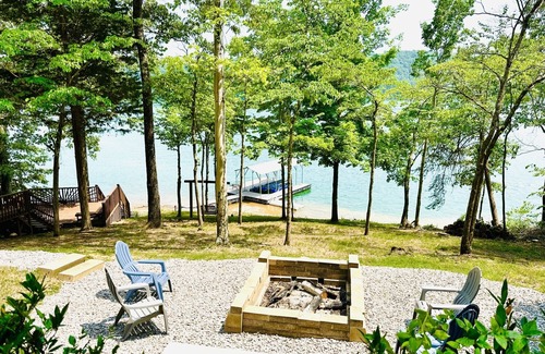 Sharps Chapel House | Book Fall Foliage 2025 at The Haven Norris Lake! 5Acres, Dock, FirePit, Kayaks!