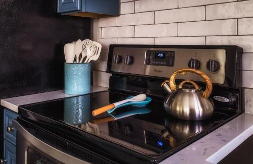 Wesley Heights House | Book Fam CLT Combo Duplex Near Uptown & Breweries!