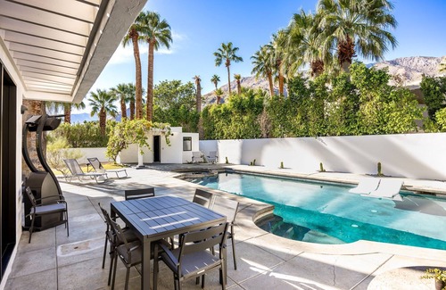 Old Las Palmas House | Book Now for Fall Stays! Modern Home with Heated Pool and Hot Tub! Dog Friendly! Firepit! Grill!