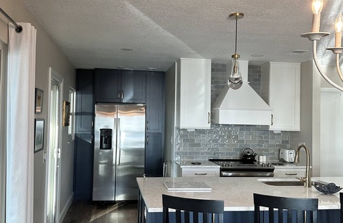 Melrose House | Book your escape to paradise at The Lake Cottage at Santa Fe!