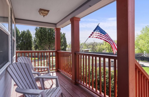 Colorado Springs House | Booking now for fall in Colorado Springs