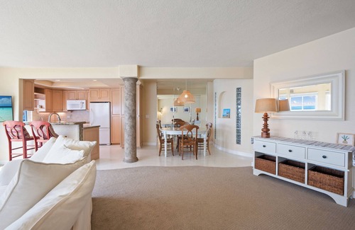 South Redondo Condo | Booking Sept-Nov 2025, Relaxing Ocean Front Getaway with Views, Views, Views!