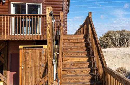North Topsail Beach Apartment | Boomerang- Oceanfront Log Cabin in North Topsail