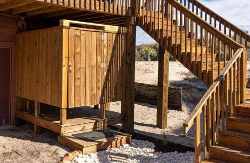 North Topsail Beach Apartment | Boomerang- Oceanfront Log Cabin in North Topsail