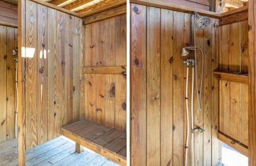 North Topsail Beach Apartment | Boomerang- Oceanfront Log Cabin in North Topsail