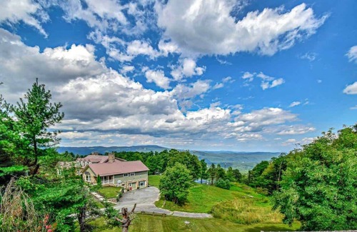 Boone House | Boone Mountain Getaway- Hot Tub, Firepit