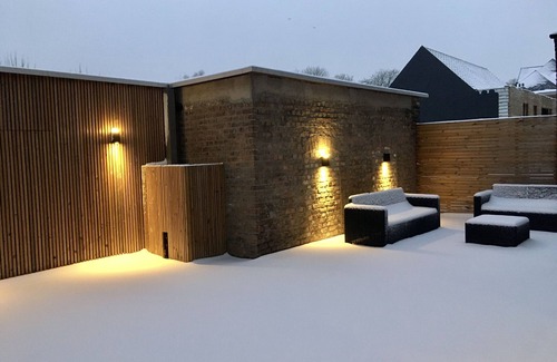 Ieper House | Boonuz luxury guesthouse, lounge terrace and IR sauna