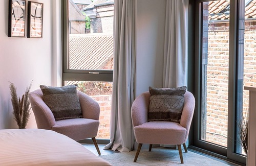 Bootham Apartment | Bootham Row Escape - a couples retreat that sleeps 2 guests in 1 studio
