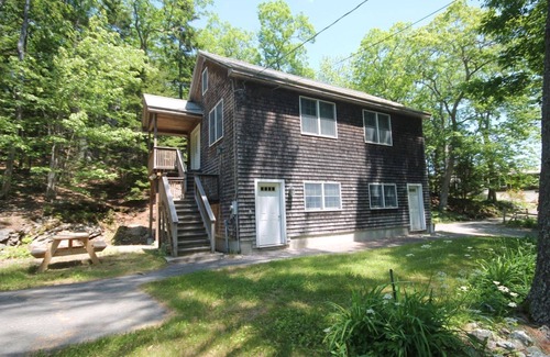 Southport Apartment | Boothbay Open Plan 1- Bedroom Apt. Woods & Water. Southport.