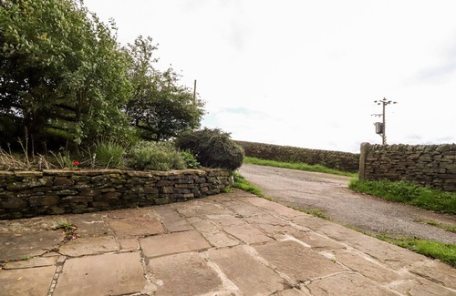Ogden Cottage | BOOTHSTEADS FARM COTTAGE, character holiday cottage in Halifax