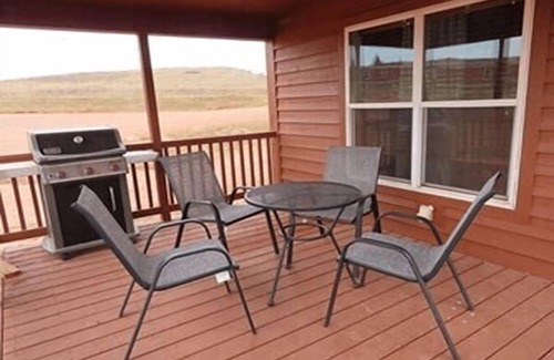 Medora Cabin | Boots Bison Cabin 2 BR 1 B Sleeps 6