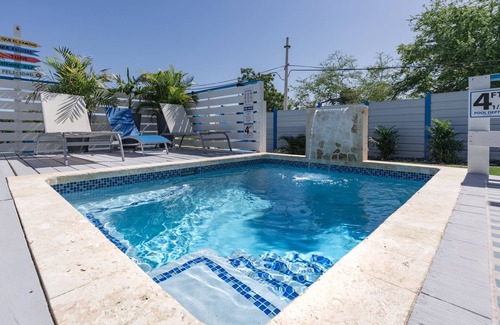 Boqueron House | @ BOQUERON Santorini cozy Cottage, full AC, private heated pool, sleeps 6
