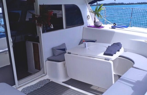 Bora Bora Bed & Breakfast | BORA BORA - Poenui Sailing boat