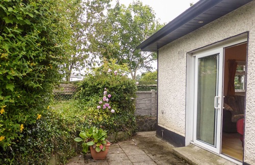 Naas Cottage | BORAHARD LODGE, family friendly in Newbridge, County Kildare
