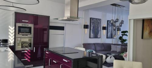 Chomutov Apartment | Bordó apartmán A4 v Chomutově