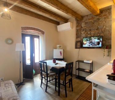 Cola House | Borgo Antico