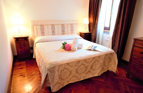 Cremia Apartment | Borgo I - 2 bedrooms apartment - Sleeps 5