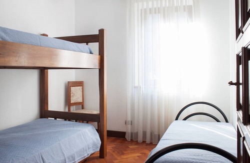 Cremia Apartment | Borgo I - 2 bedrooms apartment - Sleeps 5