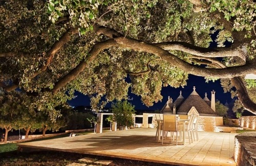 Cisternino Villa | Borgo Petra, trulli with infinity pool for exclusive use and private garden