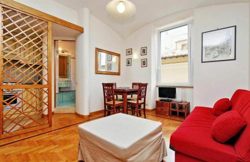 Rione XIV Borgo Apartment | Borgo Pio