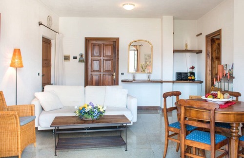 Cremia Apartment | Borgo VII - 2 Bedrooms Apartment - Sleeps 4