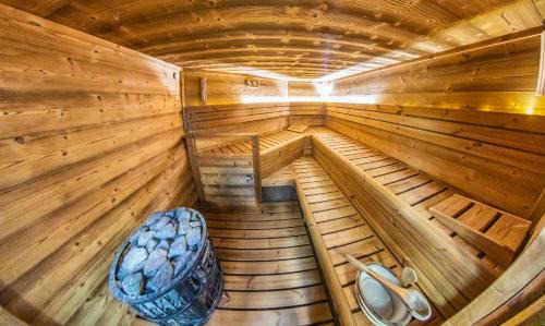 Gyongyos Hotel | Borhotel Sziluett Farkasmály