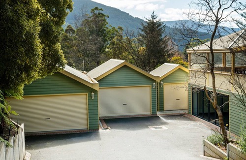 Warburton House | Boronia Views in Warburton