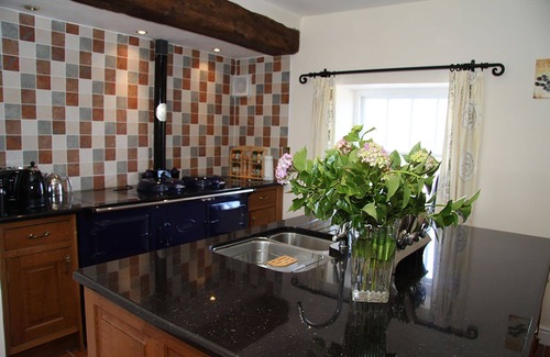 Llanfaethlu Apartment | Borthwen Farmhouse - a dog that sleeps 10 guests in 5 bedrooms