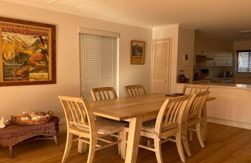 Surf Beach Apartment | Bos'n's on Wimbie Beach Unit Twenty Five