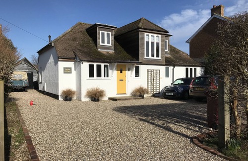 Bosham House | Bosham/Goodwood, close to water with Pool - Stunning!