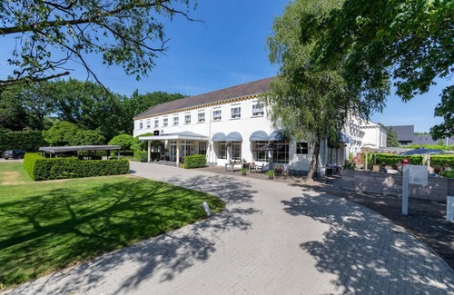 Bosschenhoofd Hotel | Bosschenhoofd 2-Unit Retreat | Perfect Family Stay Near Trails & Water Park