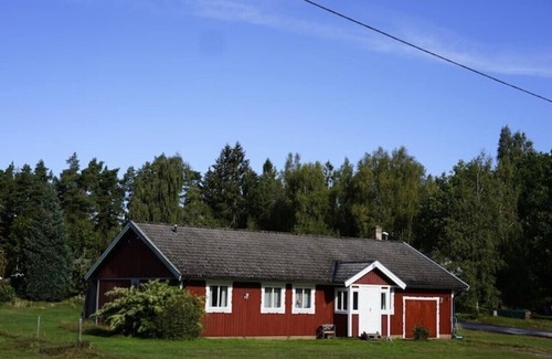 Dorarp House | Bostad hög standard nära sjö med öppen spis och super stark ljudanläggning dj