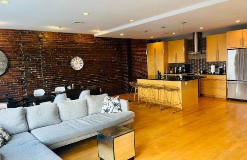North End Apartment | Boston Harbor views Modern north end condo FREE PARKING!