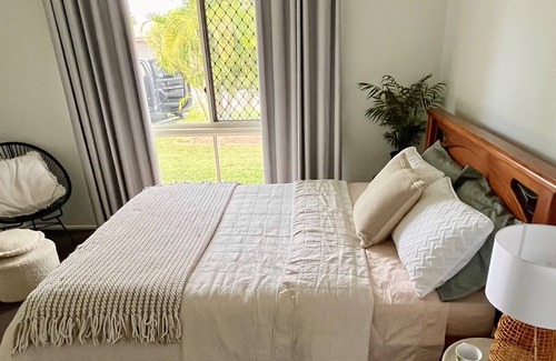 Kirwan House | Botanic - Centrally Located 4 Bed 2 Bath Home in Townsville