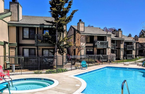Patton Condo | Boulder Bay Chalet Condo - Mountain charm condo with lake view and WIFI!