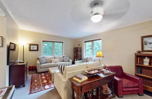 Boone House | Boulder Ridge Hideaway
