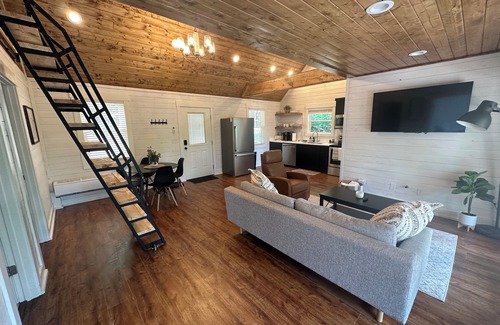 Keslers Cross Lanes House | Boulder Trail Getaway- 15 min from New River Gorge National Park