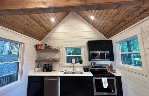 Keslers Cross Lanes House | Boulder Trail Getaway- 15 min from New River Gorge National Park