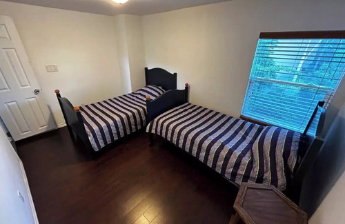 Simi Valley House | Boulders Views,Patio, peaceful