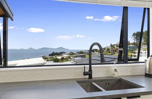 Langs Beach House | Boulevard Beauty - Langs Beach Holiday Home
