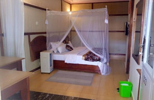 Fort Portal Bed & Breakfast | BOULEVARD EXCELSIOR MOTEL