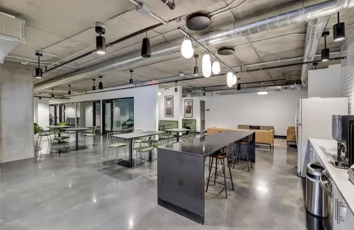 Downtown Phoenix Apartment | Boulevard Stays Downtown Highrise STU Sky Pool, Parking, Gym 07