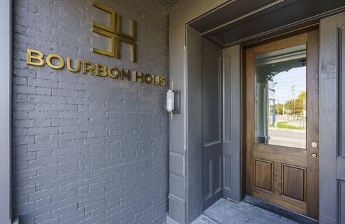 Historic South Hill House | Bourbon Hous - 7 Bdrms, Bar, Billiards, Downtown Lexington