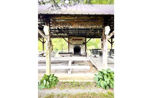 Lawrenceburg Cabin | Bourbon Trail Cabin on the Farm