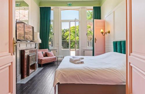 Zurenborg Apartment | Boutique Baron Osy Suite First Terrace